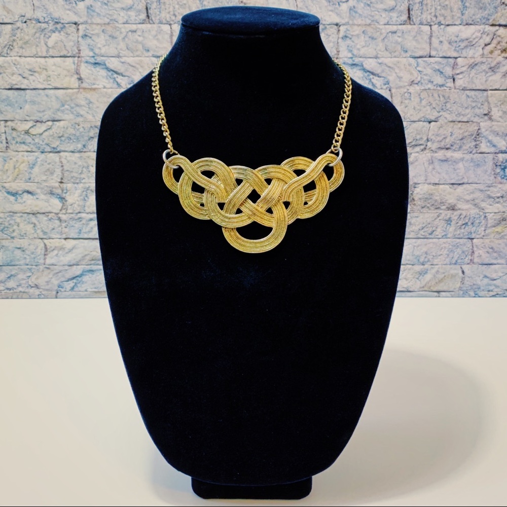 Distressed Gold Knot Chain Short Necklace